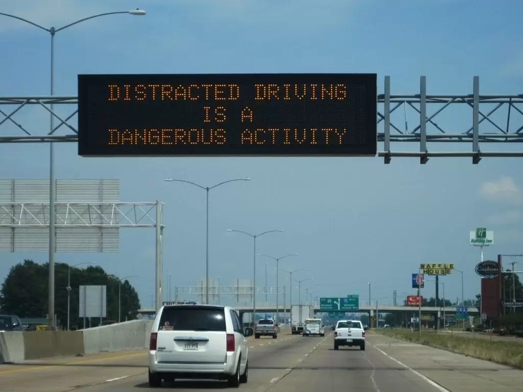 distracted driving warning sign